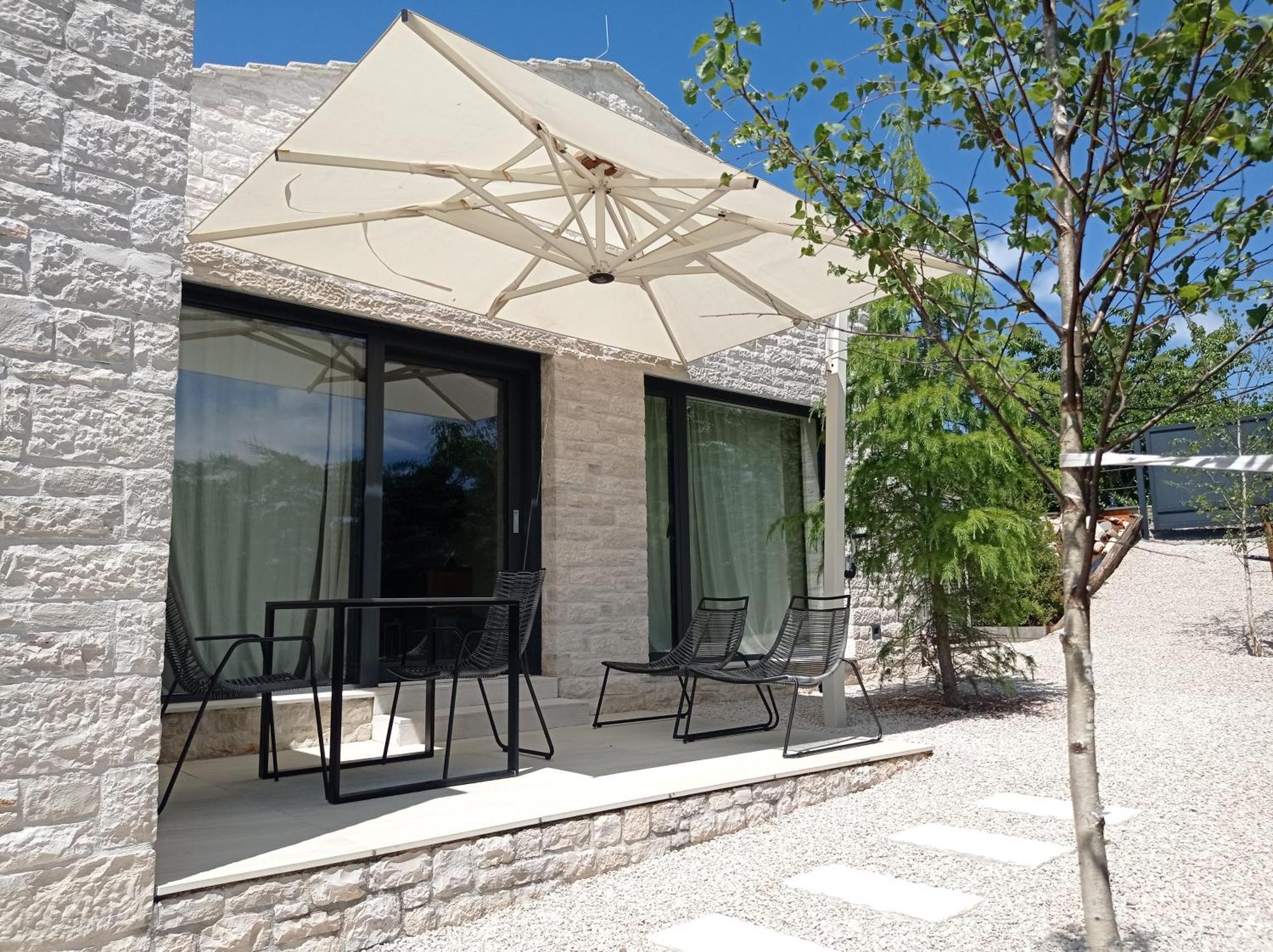 Terra Histria - Boutique Stone House *